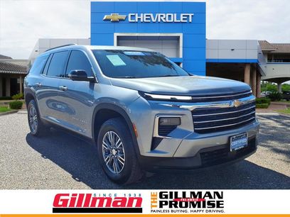 Certified 2025 Chevrolet Traverse LT w/ Driver Confidence Package