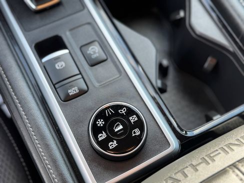 Used 2022 Nissan Pathfinder S image 17