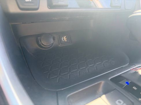 Used 2025 Toyota RAV4 SE AWD/4WD image 18