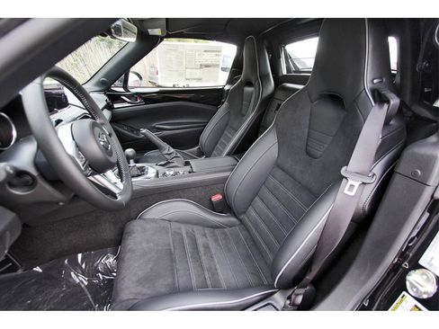 New 2025 MAZDA MX-5 Miata RF Club image 9