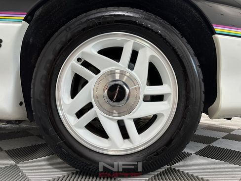 Used 1993 Chevrolet Camaro Z28 RWD image 16