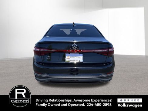 Used 2025 Volkswagen Jetta Sport FWD image 7