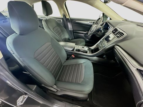 Used 2020 Ford Fusion SE FWD image 28