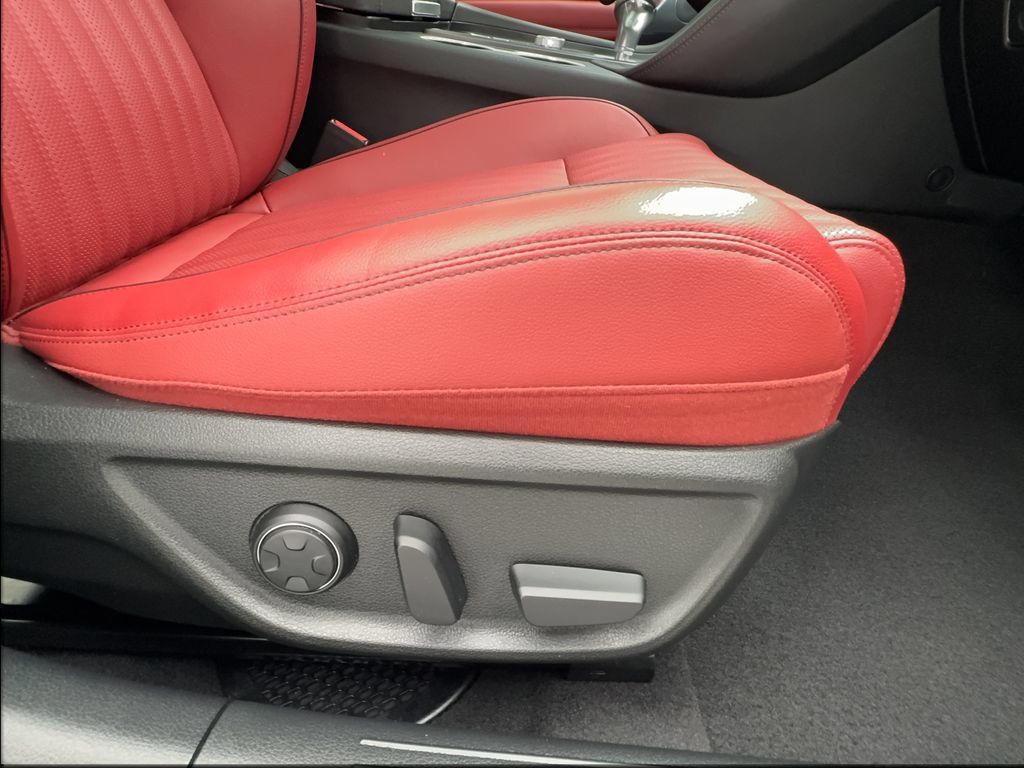 Used 2025 Genesis G70 2.5T w/ Sport Prestige Package AWD/4WD image 33