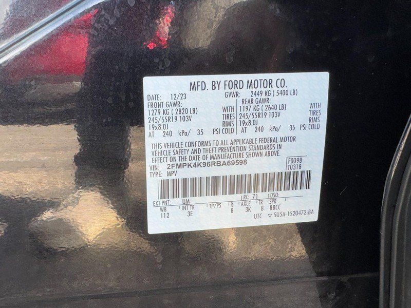 Used 2024 Ford Edge Titanium AWD/4WD image 24