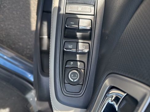 Used 2019 Subaru Forester Premium w/ All-Weather Package image 11