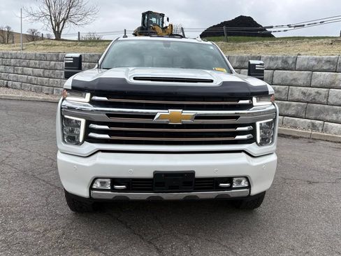 Used 2022 Chevrolet Silverado 2500 High Country w/ Z71 Off-Road Package image 2