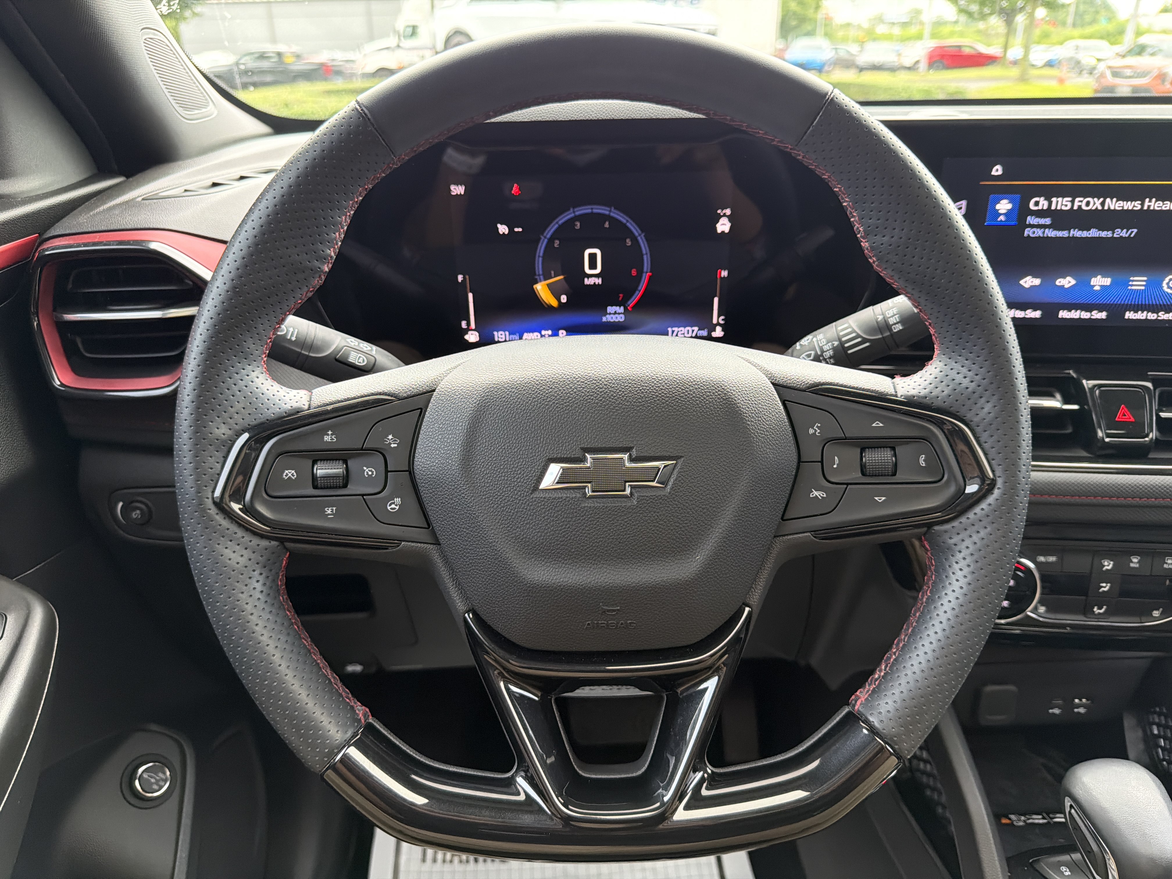 Used 2025 Chevrolet TrailBlazer RS w/ Convenience Package AWD/4WD image 22