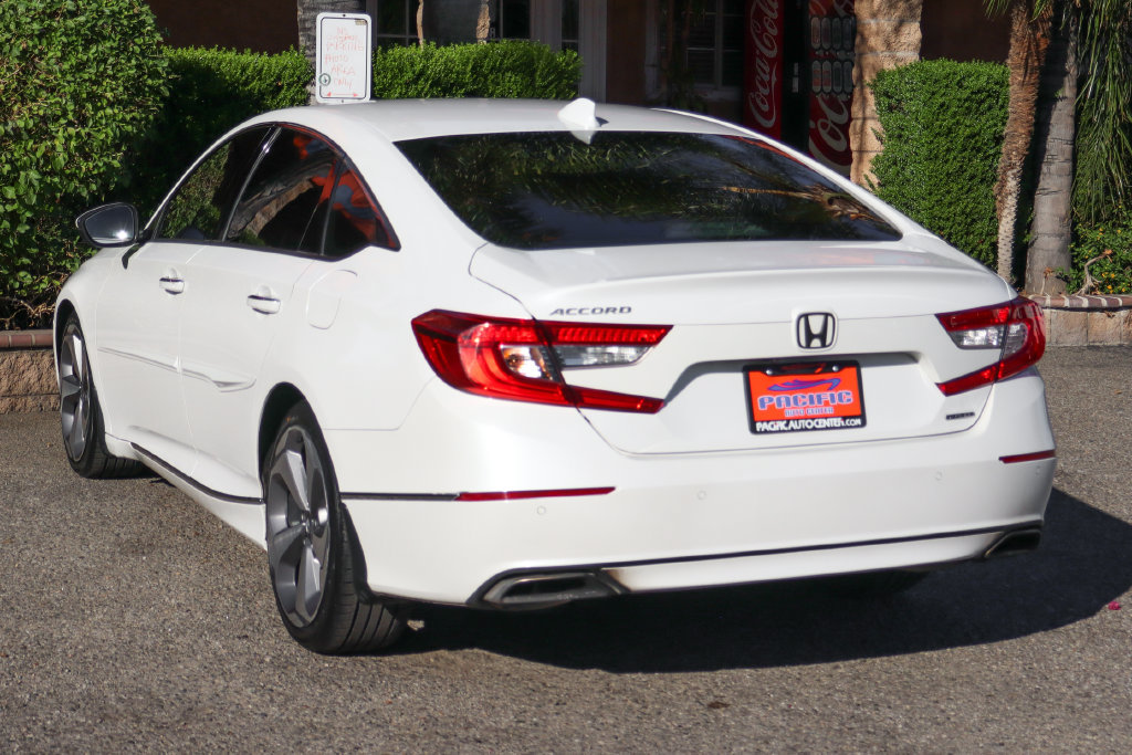 Used 2018 Honda Accord Touring image 6