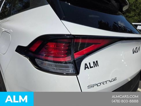 Used 2025 Kia Sportage LX FWD image 15