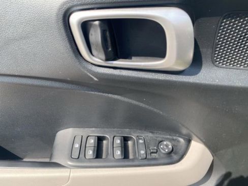 Certified 2024 Hyundai Venue SEL FWD image 23