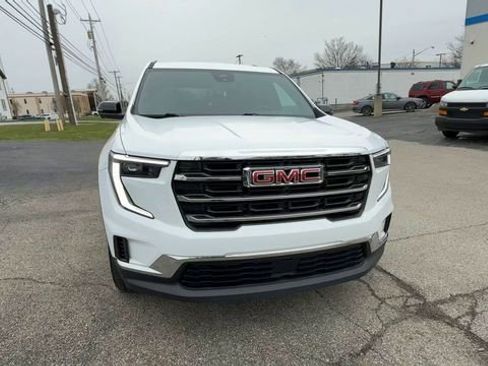 Used 2025 GMC Acadia Elevation image 3