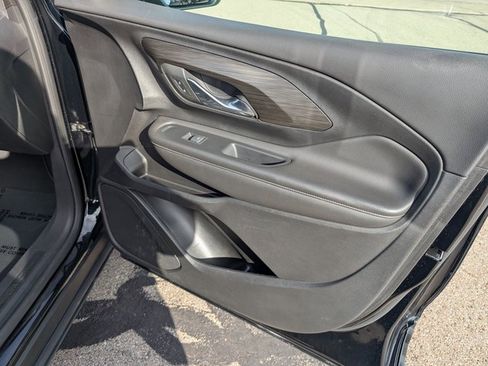 Used 2023 GMC Terrain SLT image 5