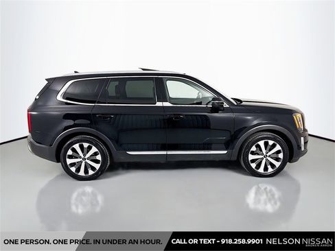 Used 2021 Kia Telluride EX w/ EX Premium Package image 4