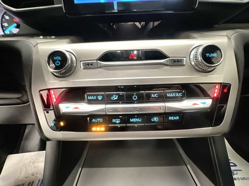 Used 2023 Ford Explorer XLT w/ Equipment Group 202A image 17