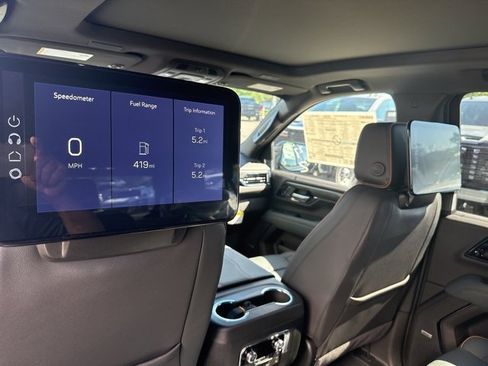 New 2025 GMC Yukon XL AT4 w/ AT4 Premium Plus Package image 27