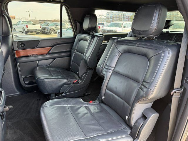 Used 2022 Lincoln Navigator L Reserve AWD/4WD image 16
