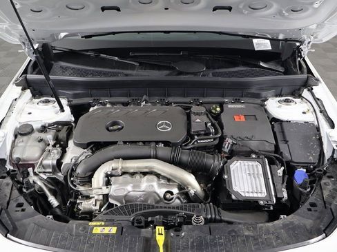 New 2026 Mercedes-Benz GLB 250 4MATIC image 9