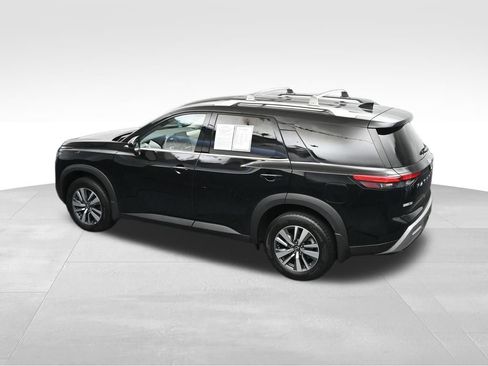 Used 2025 Nissan Pathfinder SL FWD image 37