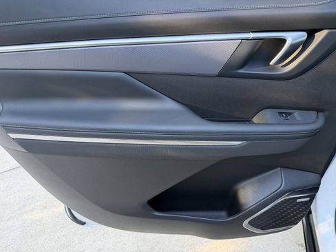 Used 2025 Buick Enclave Sport Touring image 23