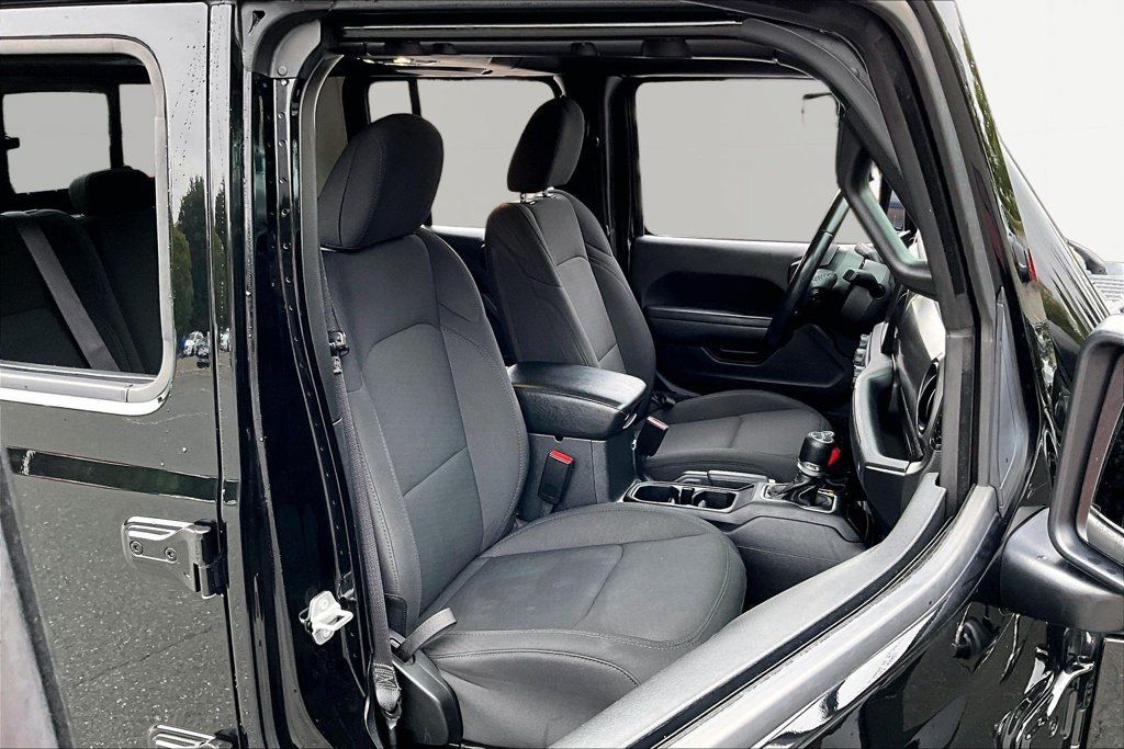 Used 2022 Jeep Gladiator Sport AWD/4WD image 19