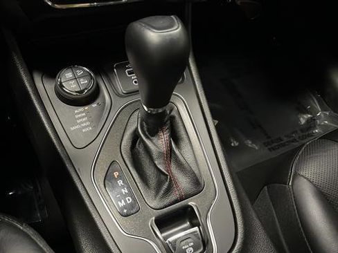 Used 2022 Jeep Cherokee Trailhawk w/ Sun, Sound & Nav Group AWD/4WD image 19