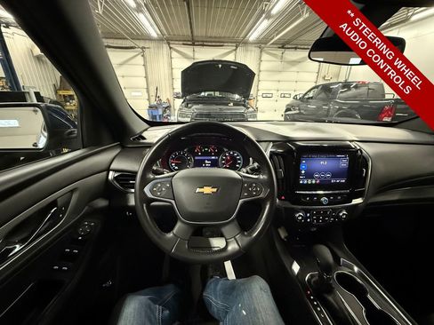 Used 2022 Chevrolet Traverse LT image 15