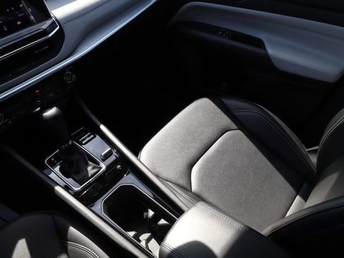 Used 2025 Jeep Compass Limited image 26