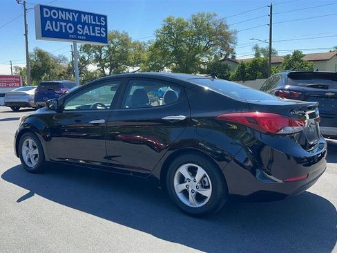 Used 2014 Hyundai Elantra SE image 12