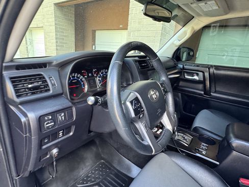 Used 2016 Toyota 4Runner SR5 Premium AWD/4WD image 23