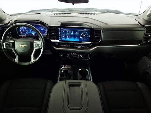 Used 2022 Chevrolet Silverado 1500 LT image 3