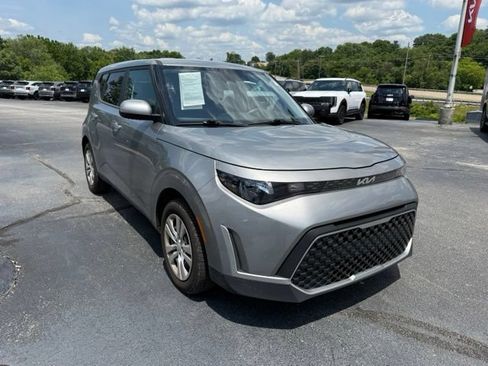 Used 2024 Kia Soul LX FWD image 3