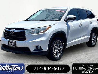 Used 2016 Toyota Highlander Plus w/ Preferred Accessory Package