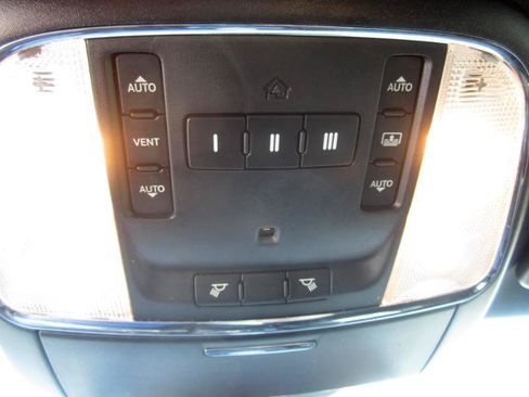 Used 2013 Chrysler 300 S RWD image 24