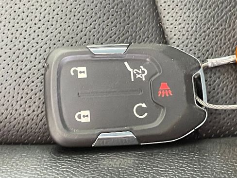 Used 2024 GMC Terrain SLT image 22