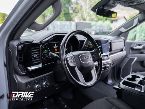 Used 2024 GMC Sierra 1500 SLE image 30