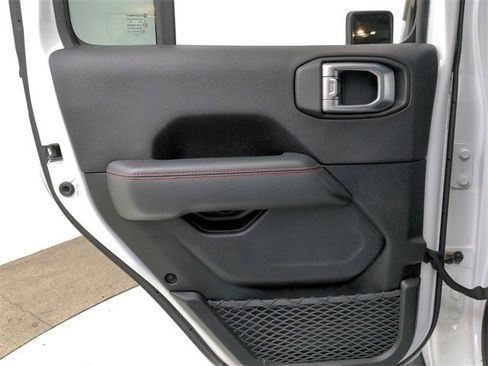 Used 2020 Jeep Gladiator Rubicon image 36