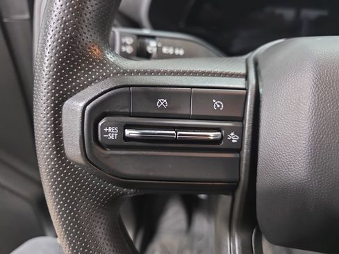 Used 2023 Chevrolet Colorado Trail Boss w/ Technology Package image 16