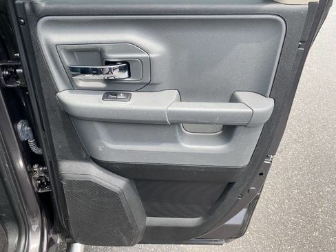 Used 2018 RAM 1500 Classic SLT AWD/4WD image 27