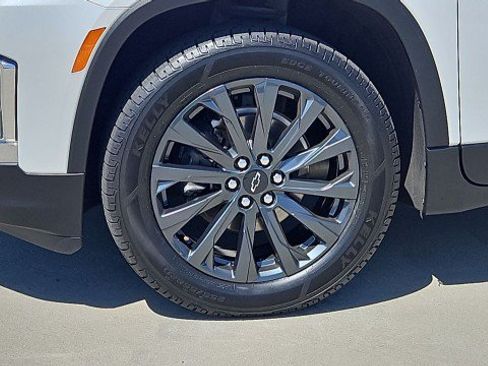Used 2023 Chevrolet Traverse RS FWD image 33
