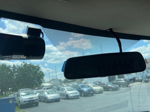 Used 2018 Chevrolet Express 3500 w/ Driver Convenience Package image 36