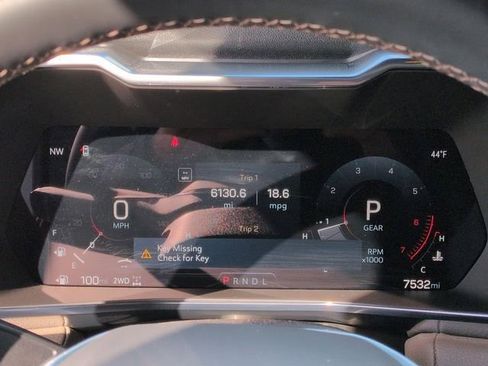 Certified 2025 GMC Canyon Denali image 10