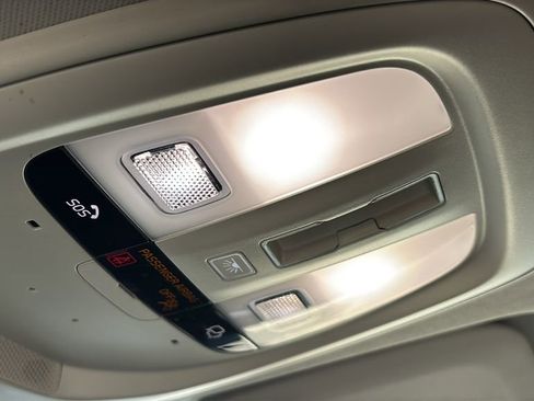 Certified 2024 Volvo XC60 B5 Plus AWD/4WD image 22