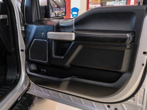 Used 2017 Ford F150 Lariat image 43