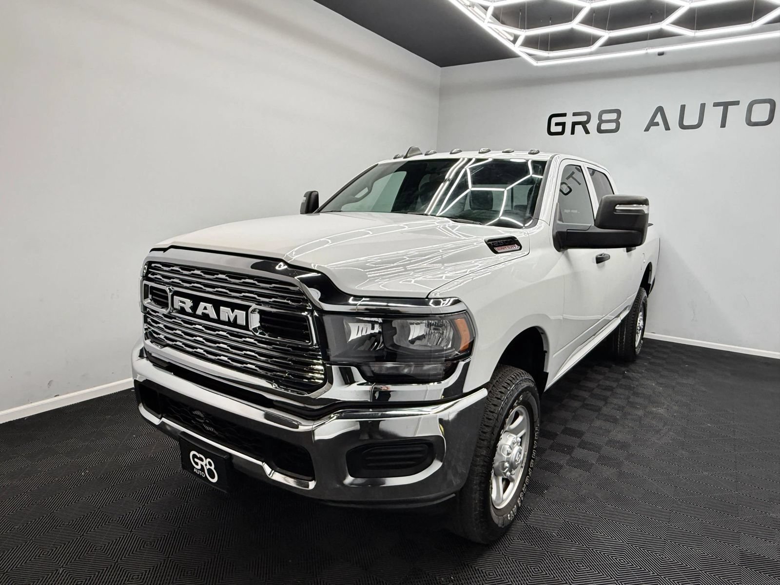 Used 2024 RAM 2500 Tradesman AWD/4WD image 3