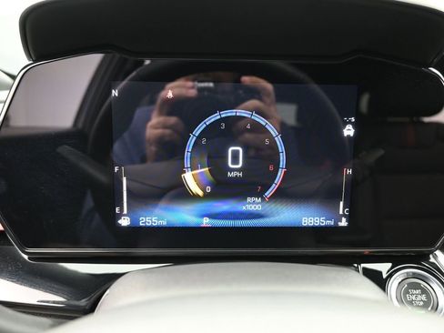 Used 2025 Chevrolet Trax RS w/ Driver Confidence Package image 28