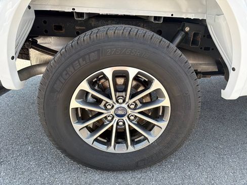 Used 2019 Ford F150 XLT w/ Equipment Group 302A Luxury AWD/4WD image 13