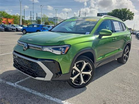 Used 2025 Volkswagen Taos SEL image 30
