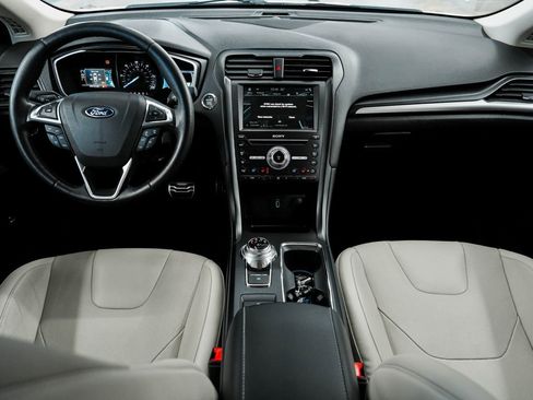 Used 2018 Ford Fusion Energi Titanium image 33