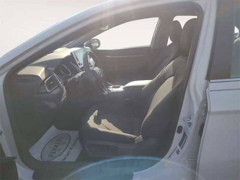 Used 2023 Toyota Camry LE image 9